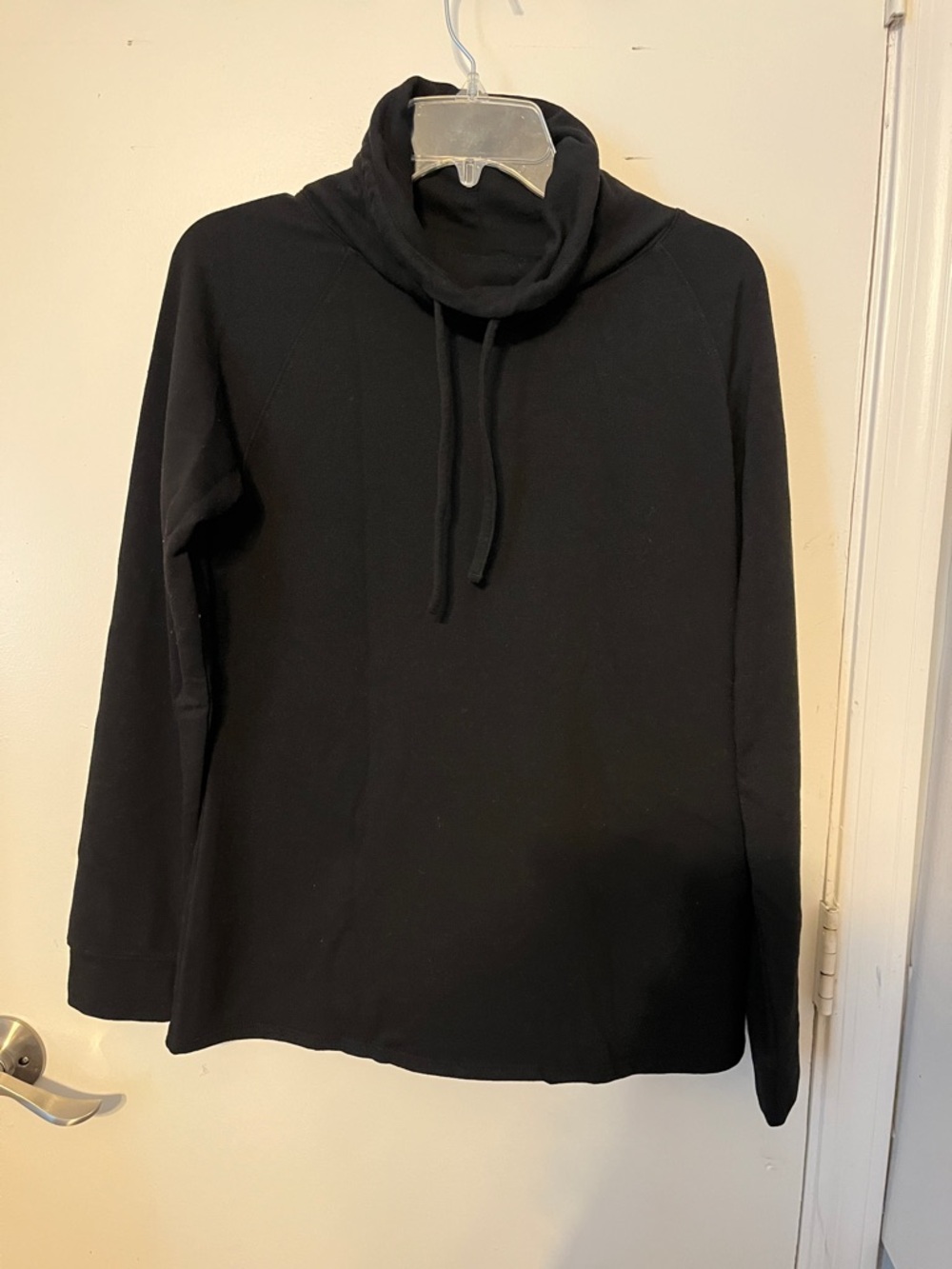 32° heat black tunic small cowl neck activewear